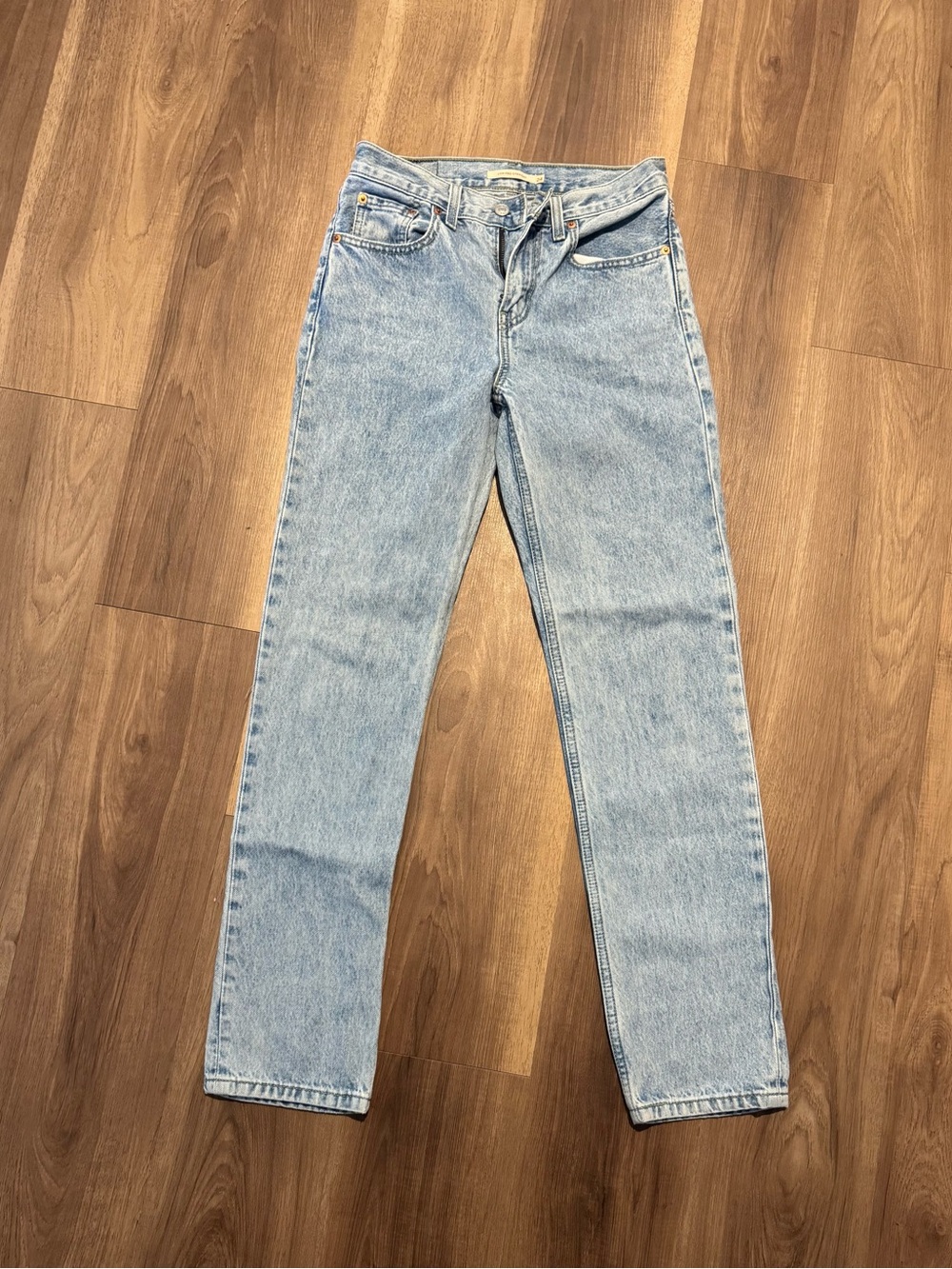 Light Wash Women’s Straight-Leg Jeans